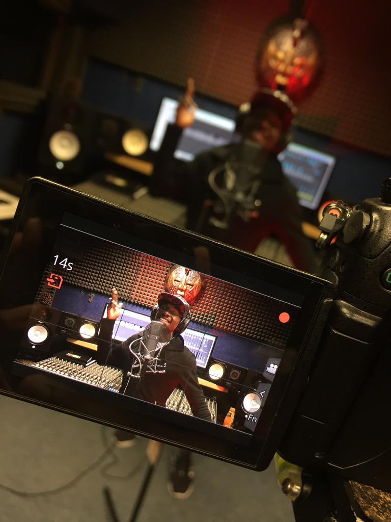 FumezEngineer's tweet image. Shout out @RealVilleScamz for coming through #TakeMeIn @MCTVUK 🔥🔥🔊