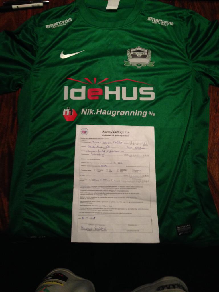Klassesignering for Byneset idag. Tidl. <a href="/SvbFotball/">Sverresborg Fotball</a> 's Magnus J. Fredriksli signerte for oss. #breddefotball