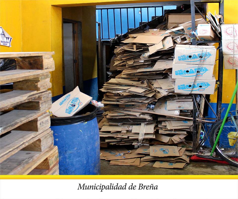 MuniBrena's tweet photo. Municipalidad de Breña CLAUSURA DEPOSITO DE HELADOS "DONOFRIO" http://t.co/BbcuqV7ns3