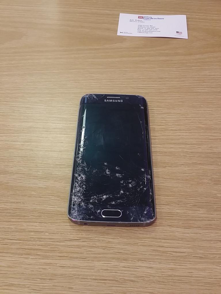 JasonMyb's tweet image. Dropped numerous times, thrown across the room!!..still works!! #gorillaglass #edge #SamsungGalaxyS6  #beast #nocase