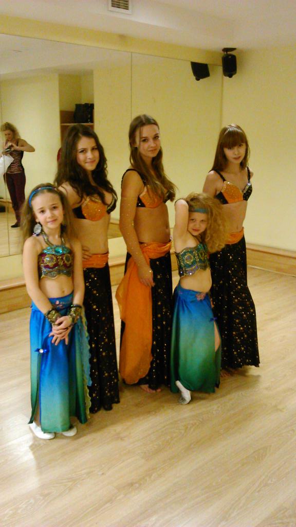 dogsforever23's tweet photo. Dance is my live, I can dance always and I can't stopping.... I'll never stopped. Belly dance forever 💃💛💙💜💚❤💗💓 http://t.co/bRruNf8323