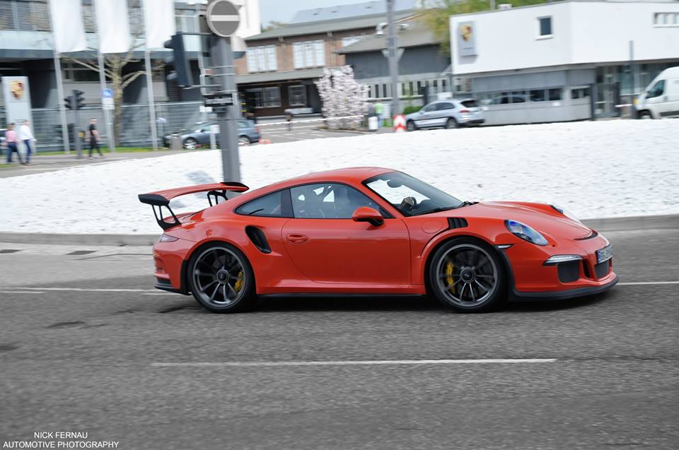 Earlsimxx's tweet photo. Lava Orange Porsche 911 GT3 RS http://t.co/e0rSDbFytF
