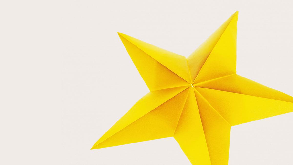 HarvardBiz's tweet photo. Hate performance reviews? @DeloitteUS may have found a better way: http://t.co/EZU9cQvY3O http://t.co/qF1ox0wOjY