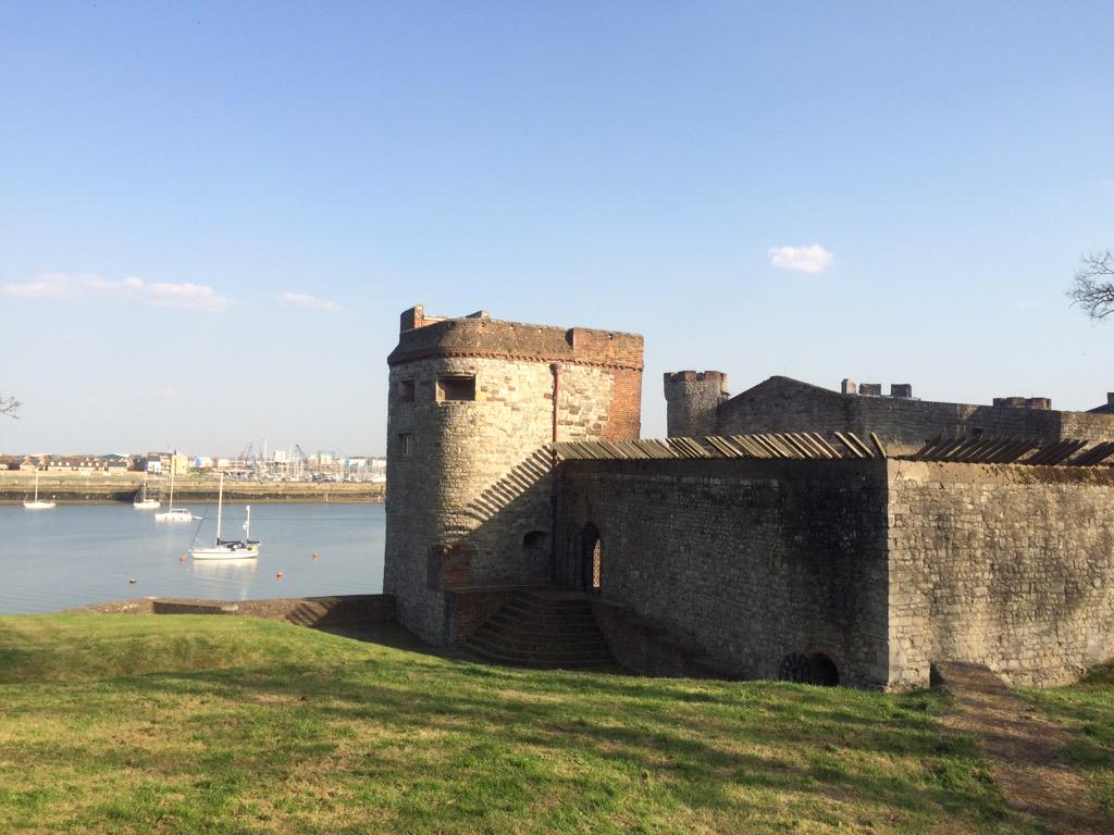 UpnorCastle's tweet photo. Come & visit! Crafts, trail, #FindtheChick plus lovely views @ExploreKent @VisitKent @Enjoy_Medway @EnglishHeritage http://t.co/8fSDKKRLmW