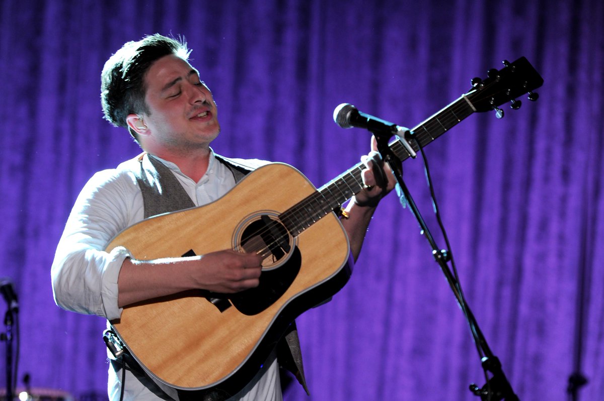 stereogum's tweet image. .@MumfordAndSons frontman is learning to "chop up beats" with producer 88 Keys (@eightyocho) bit.ly/1yyQDvY