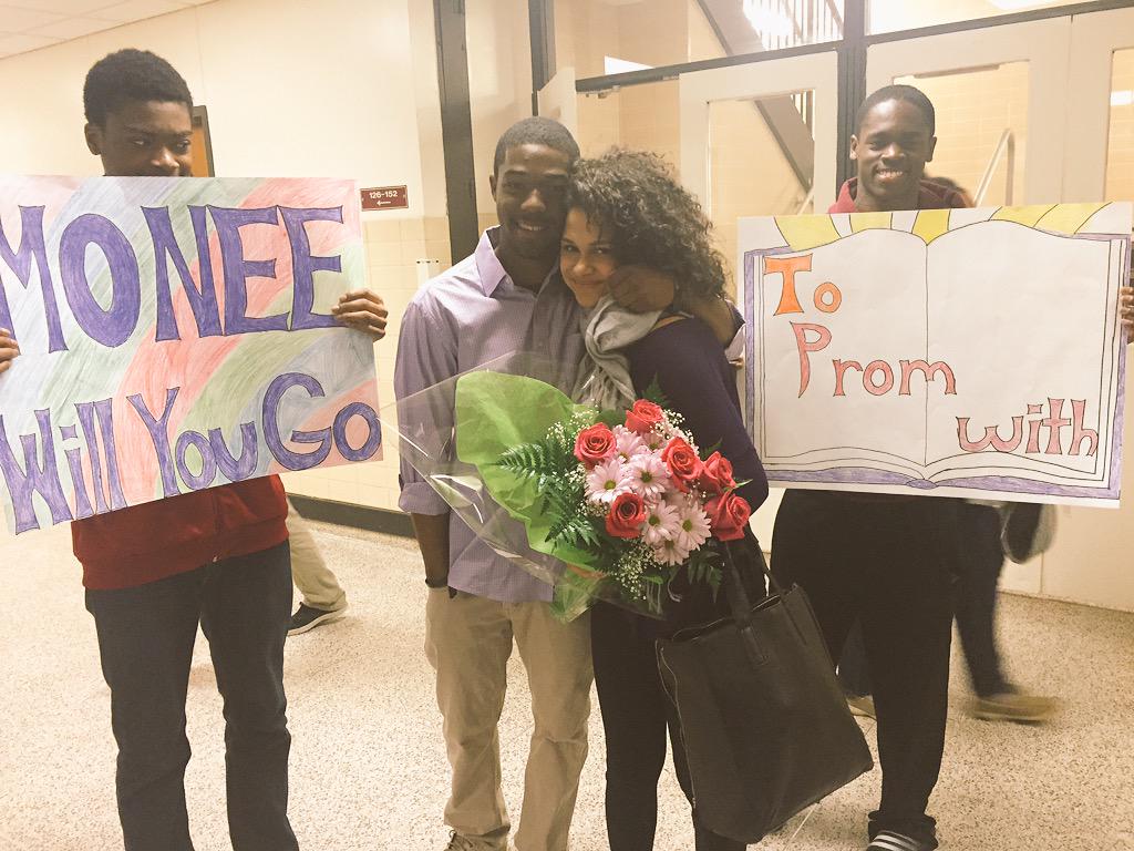 SameButta's tweet photo. Successful promposal 😏🙌🏿👌
She said yes 😫👌 http://t.co/DzwWw2qPPv
