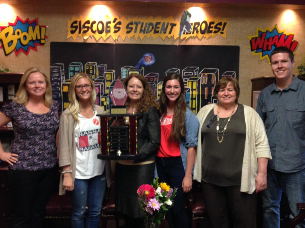 DeeSiscoe's tweet photo. We won! @MSUStudntEmploy Student Employment Week!  @makenziejudy @JulieDaoust17 @DuhCohDuh @t_mize12 @NicoleArnone13 http://t.co/uXGcFcDCwy