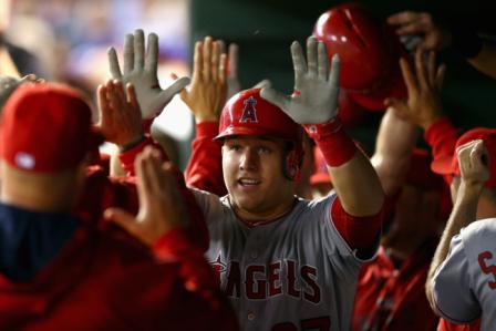 MLBPlayersInc's tweet photo. #NationalHighFiveDay #TheresADayForThat 
Lots of #highfives in @mlb right @Trouty20 http://t.co/pqibSHFj9R