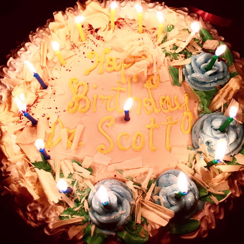 AUPawsNRewind's tweet photo. Happy Birthday President Scott!!!! π° From #PawsandRewind @AdelphiU @aupac @AdelphiUtweets #cake π http://t.co/9esEnbGpps