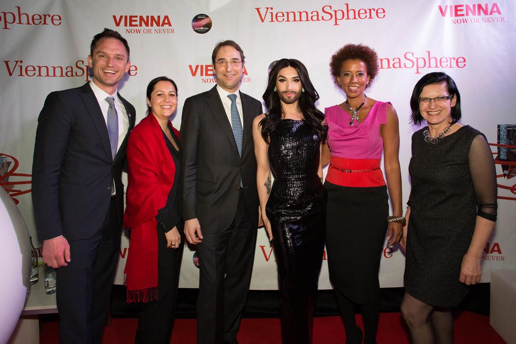ConchitasWG's tweet photo. "@WienInfoB2B: #ViennaSphere am RAW-Gelände in Berlin! Eröffnung mit @ConchitaWurst! Multimedia Show noch bis 19.4. http://t.co/0btcmaIglh"