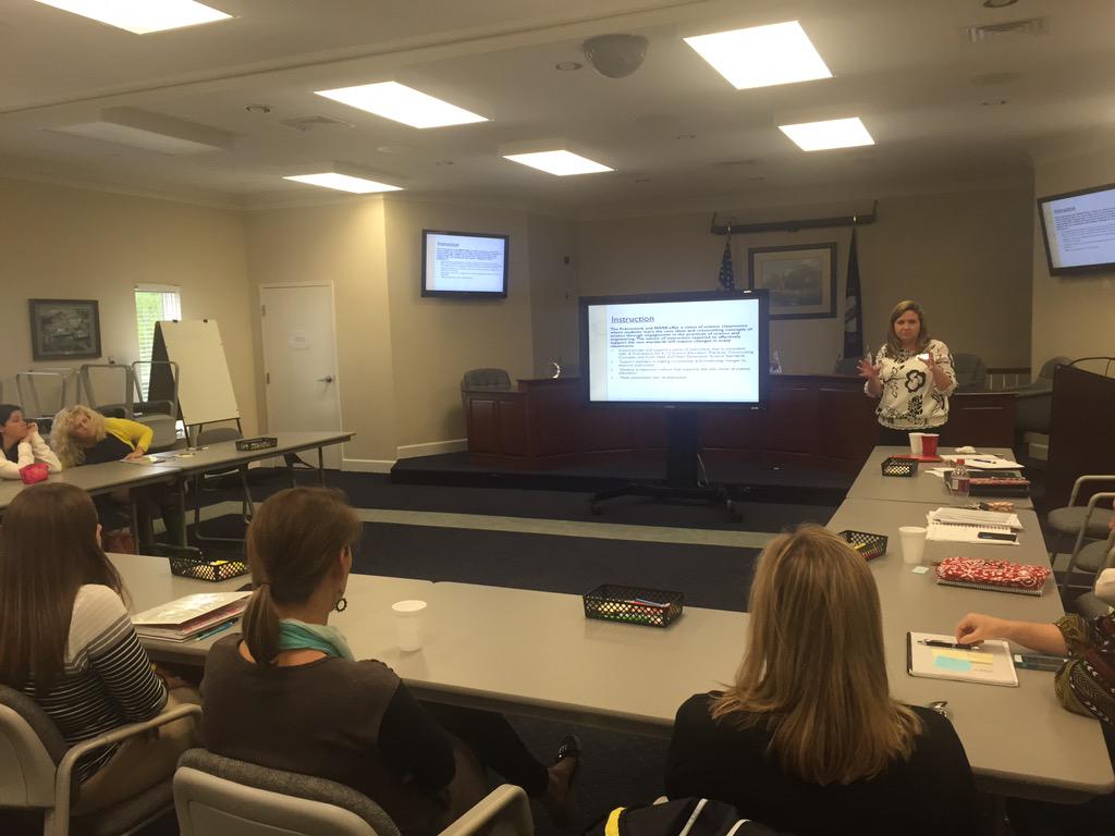 ShelinaSmith's tweet image. Kim Whitney working with teacher leaders to ensure we are implementing NGSS. #taskpredictsperformance