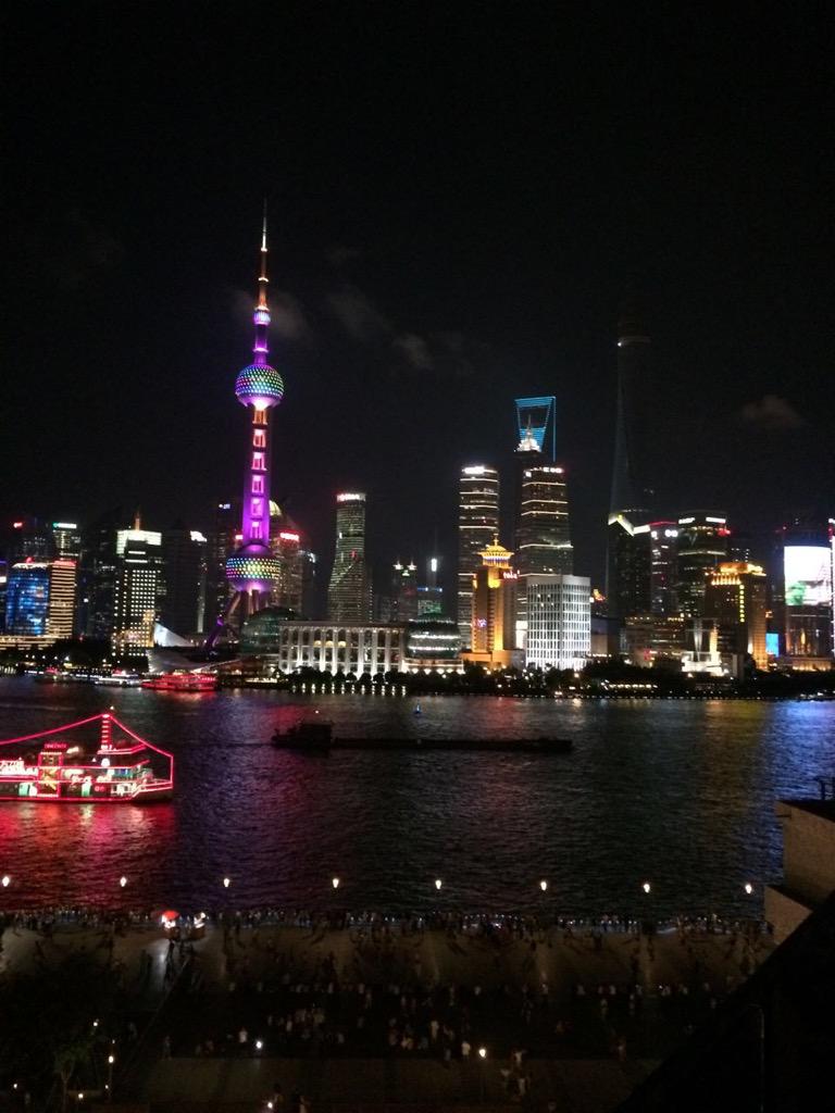 I hope Beijing can be as clean as Shanghai! Good night, Shanghai! <a href="/Plaid_Xi/">Plaid Xi Jinping</a>