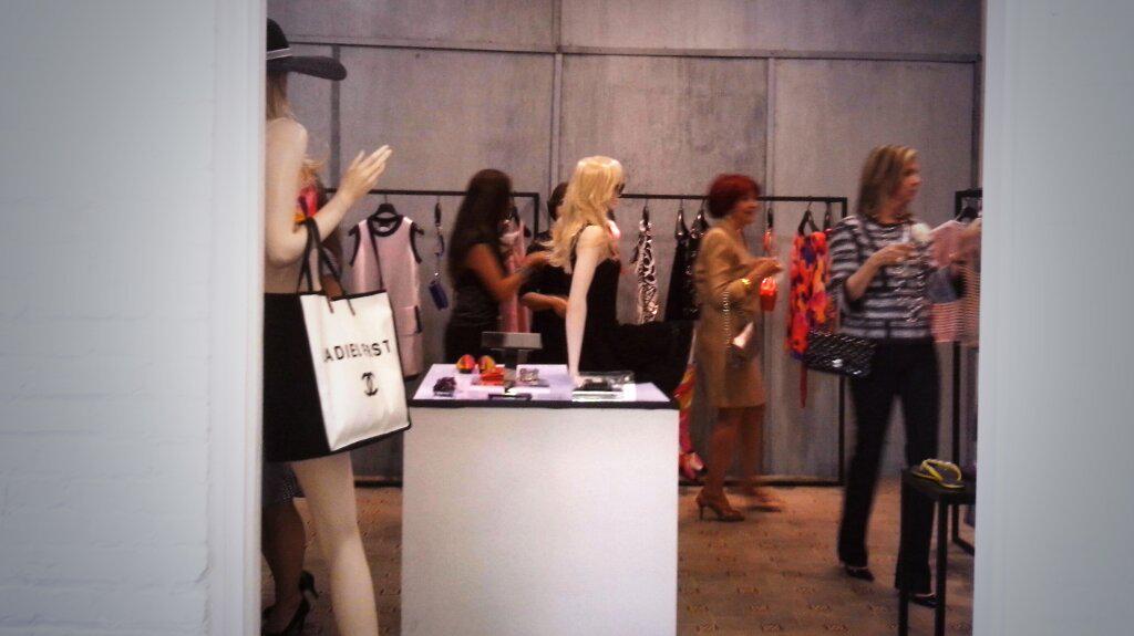 grupoblank's tweet photo. Estamos en la presentación de Spring Summer 2016- Boulevard Chanel http://t.co/5Zok1hlFJ1