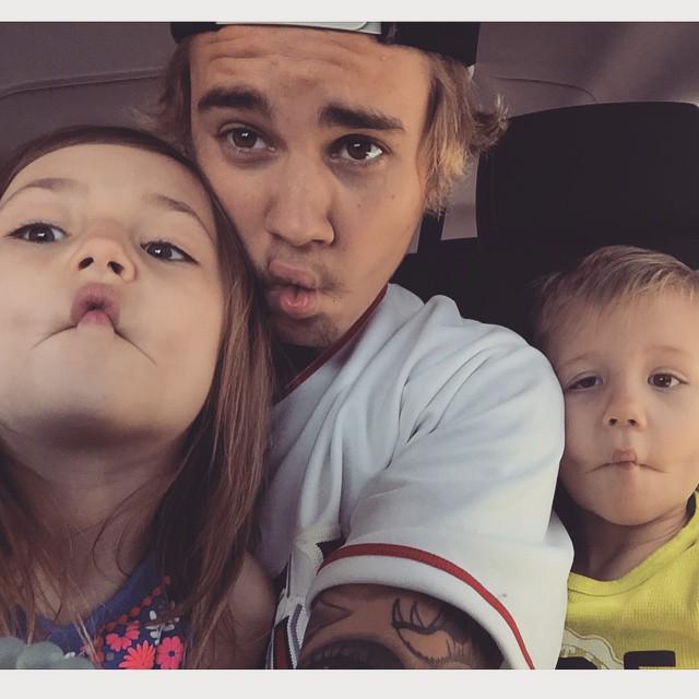 biebrsueds's tweet photo. To morrendo de amor PARA http://t.co/bSZeihJn9A