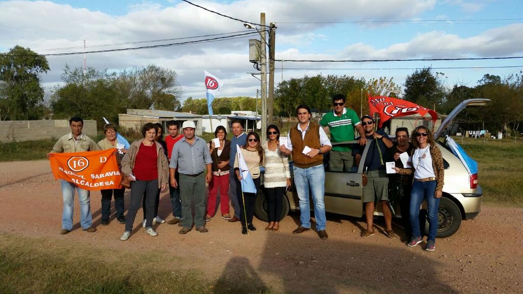 Terminando el puerta a puerta en tupambae con Fede Ricagni <a href="/sergiobotana/">Sergio Botana</a> @jorgewlarranaga