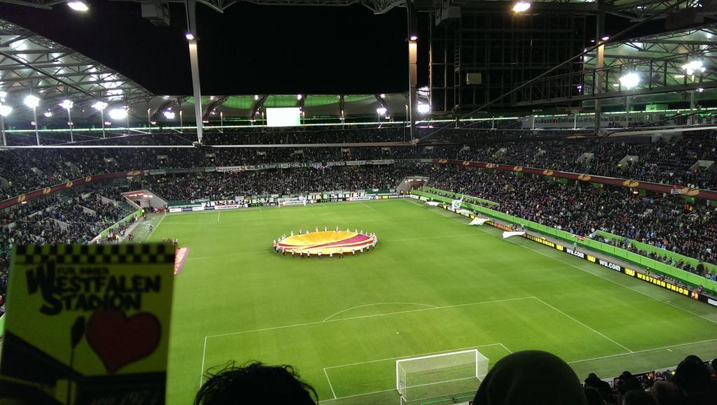 Doering_Stefan's tweet photo. Netter Ausflug zu #WOBNAP mit dem richtigen Sieger. #ForzaNapoliSempre http://t.co/EYFDEQ1obm
