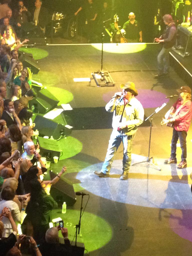 #tobykeith #acllive #pastmybedtime #howdoyalikemenow