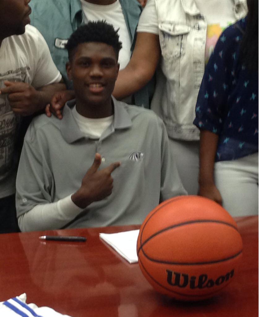 Harper M. Basketball (@harper_mbb) on Twitter photo Hawks sign CPS All-Star Michael Calhoun from Clemente 24p/3a/2s/4r <a href="/HarperHawks/">Harper Hawks</a> @CoachJWelke <a href="/achoover21/">Adam Hoover</a> #HawksHoops Hawks sign CPS All-Star Michael Calhoun from Clemente 24p/3a/2s/4r <a href="/HarperHawks/">Harper Hawks</a> @CoachJWelke <a href="/achoover21/">Adam Hoover</a> #HawksHoops