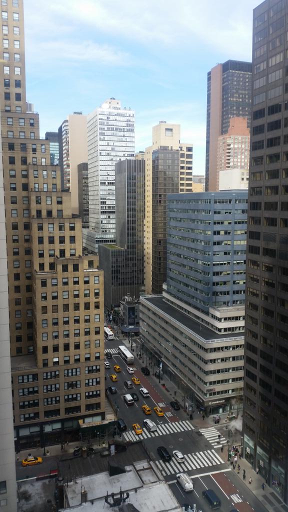 DeCliniC's tweet photo. Great meeting @NLinNewYork @marjanblumberg @RobGdeVos @jaskin !! #Blip #DeCliniC #ilincnetwork #startupamsterdam http://t.co/BVKT0kmGqp