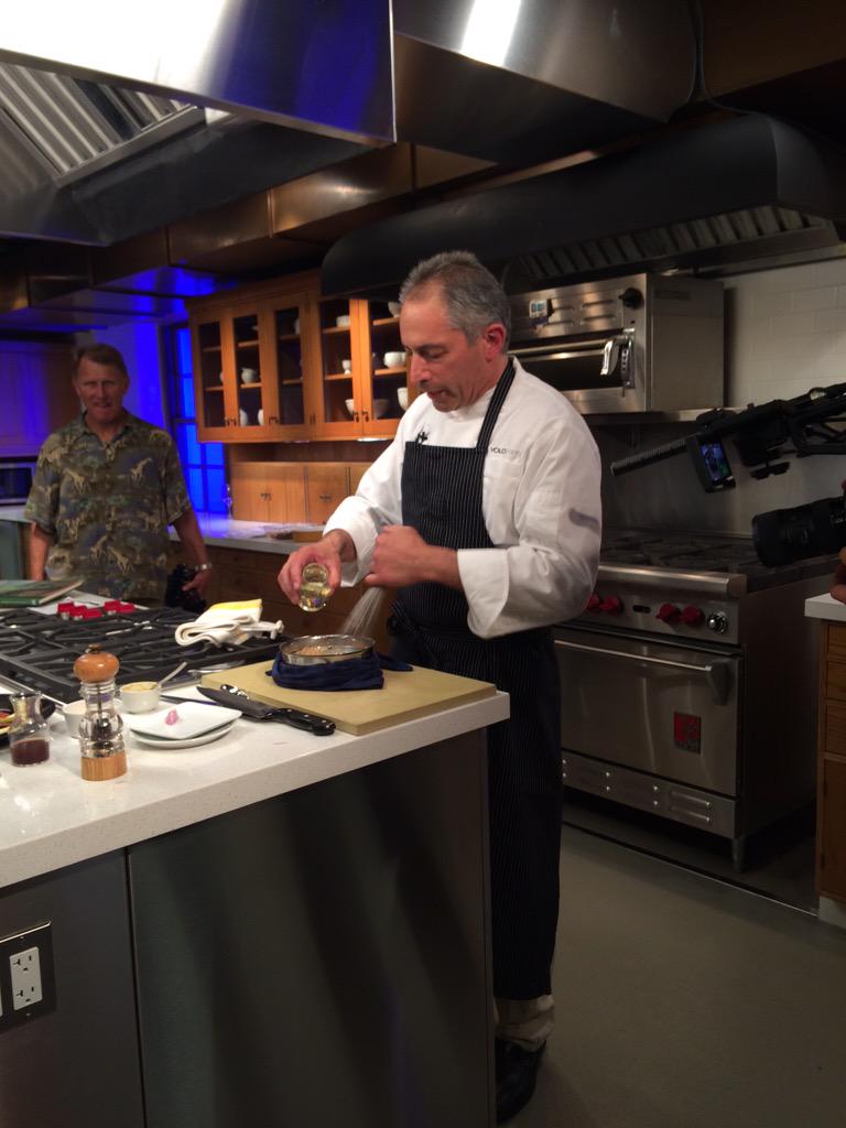 gabriellelow's tweet photo. Chef David Shalleck "add the oil slowly while whisking vigorously" @KetchumPR http://t.co/yhZROyn35l