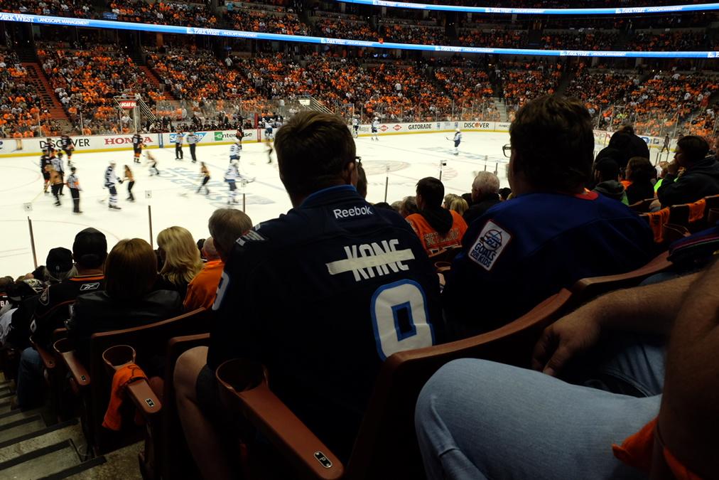 purdyCBC's tweet photo. No sign of Kane here tonight but Stafford is looking good. #cbcmb #nhljets #gojetsgo http://t.co/f2Wzj7Yy16
