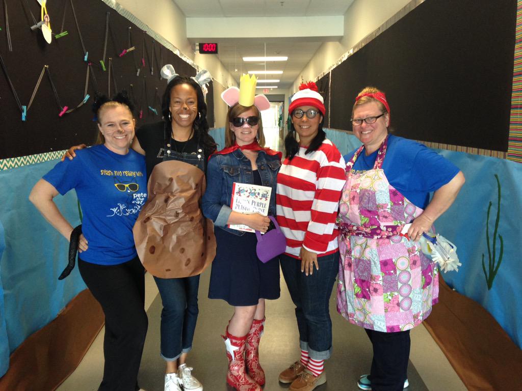 AnnBuinger's tweet photo. It's not too late to join these "characters" at Hawk Literacy Night! #DrivenToRead @dentonisd  @maddenmelinda http://t.co/fSi8YIrFkV