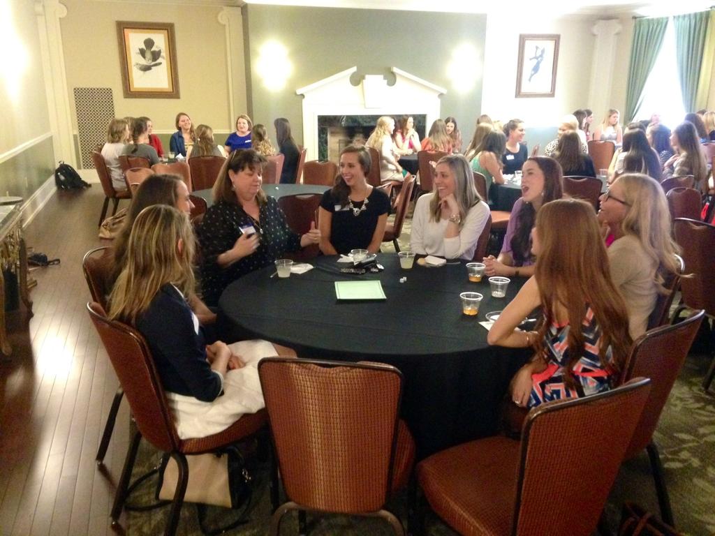 OkSUPanhellenic's tweet image. Thank you to the alumni who came to help us learn about life after college! #SpringProgramming