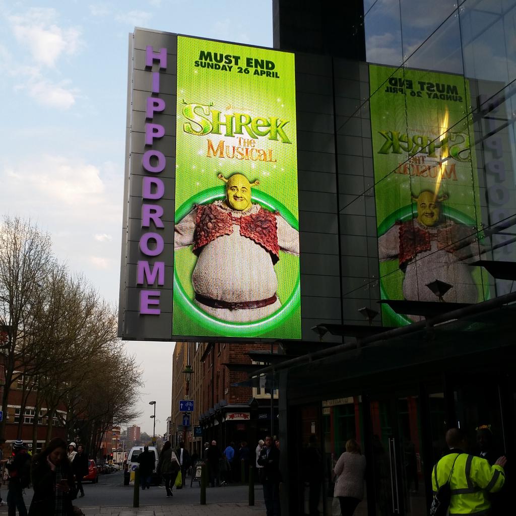 fozza_01's tweet image. @NikkiBentley24 watched the show In Birmingham loved it very funny