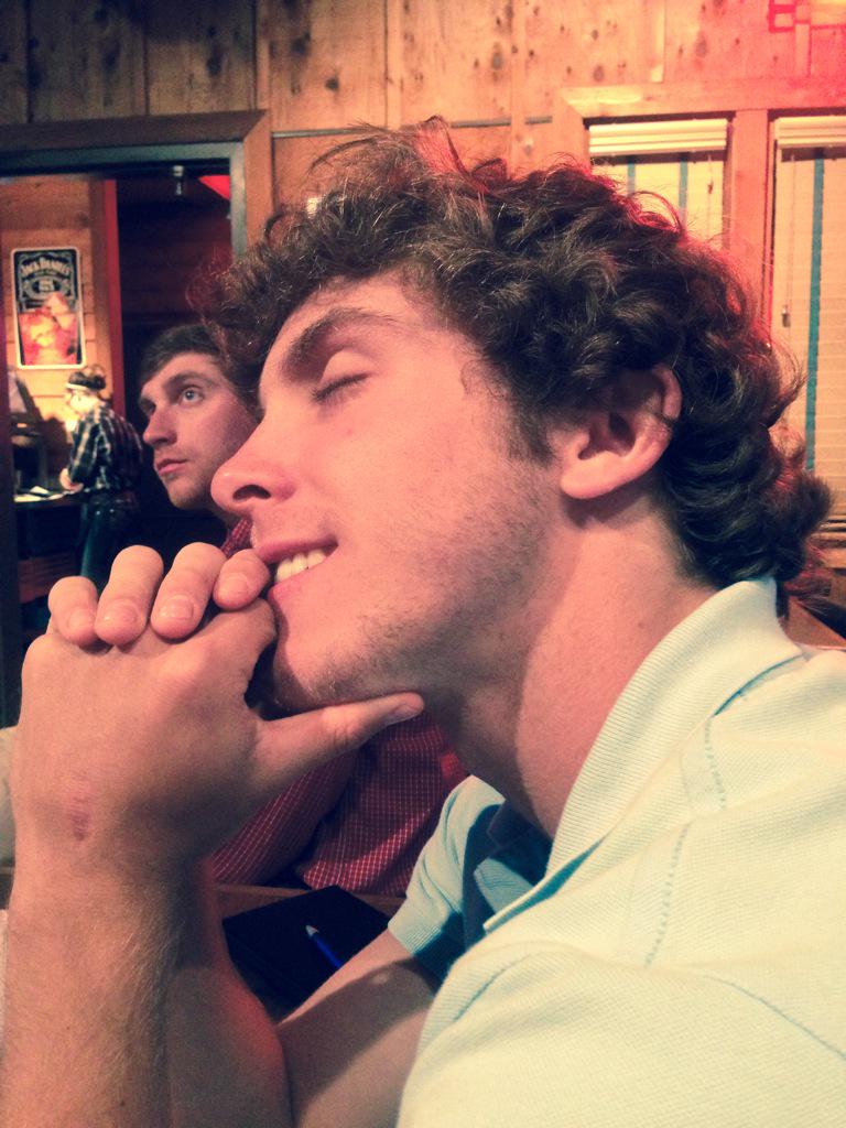 bozedoingthings's tweet photo. Boze at Logan's. http://t.co/uBrFu6hw78
