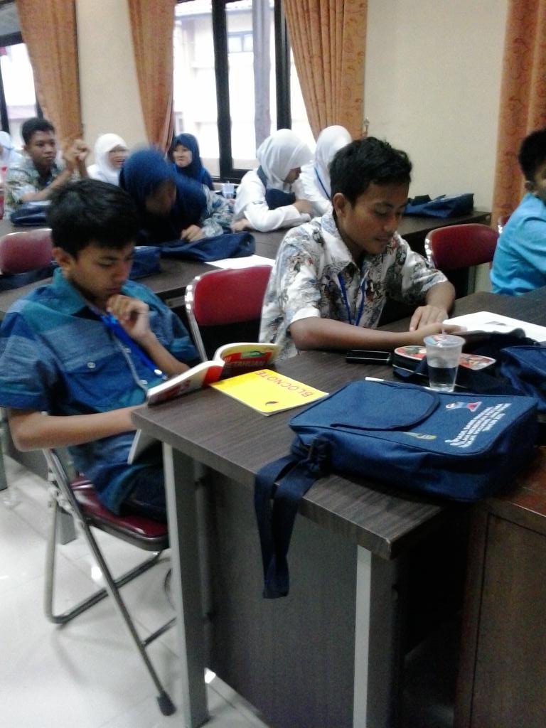 ucant09's tweet photo. peserta OSN sedang menerima pembekalan dari Tim propinsi http://t.co/c4dP8WJgmU
