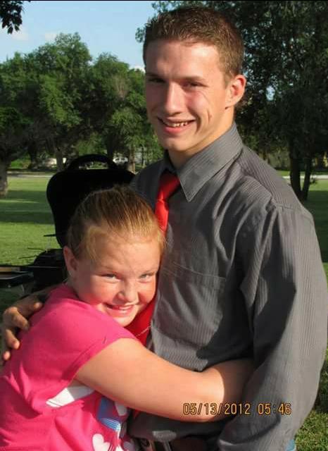 Harold_Hottness's tweet image. #throwback with my brother from another mother... P.S. I tried to put an a on the ends of those words #notcoolenough