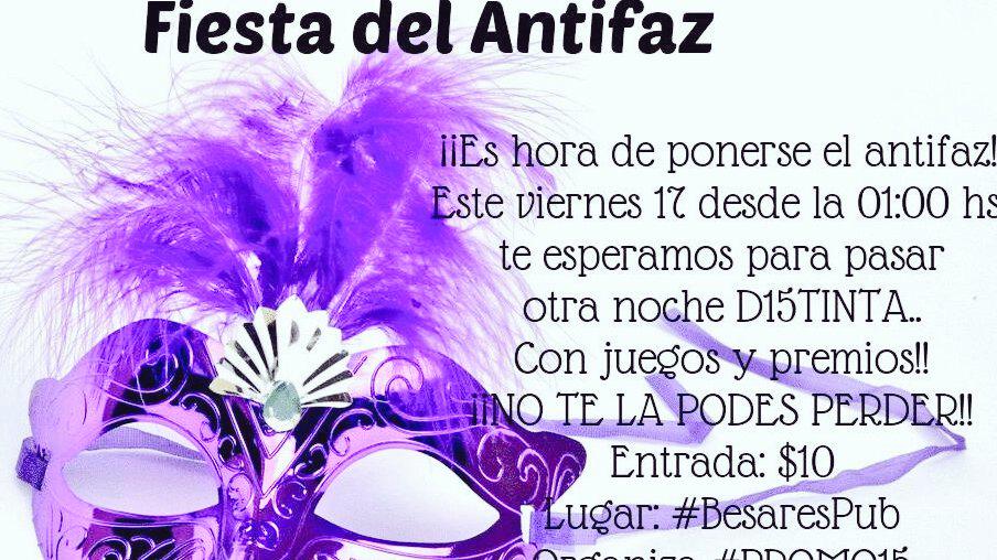 Promo15Casbas's tweet photo. Ya estamos a un paso del finde..... 
Este Viernes #FiestaDelAntifaz en @BesaresPub 
#QueNoTeLaCuenten http://t.co/8wGe5t59kg
