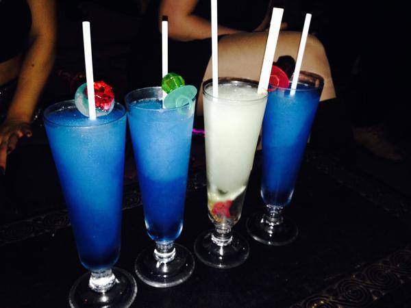 lecandibar's tweet photo. Chacune de nos #Slush contient 2 onces et demie d’alcool. Ça part bien un jeudi soir, non? #Plateau #MtlNights http://t.co/gomIld9O4w
