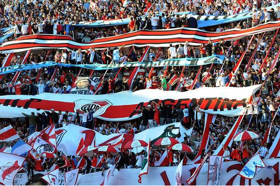 ElMasGrannde's tweet photo. - 198 países. - 191 ligas. - 134.156 equipos. - Y tuve la suerte y el honor de ser de hincha de #RiverPlate. http://t.co/MVAMK8eBKp