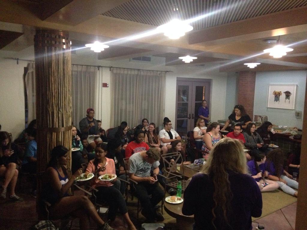UA_ACT's tweet photo. Another full house for #StompItOut! Tonight we're learning about gender and gender expression. #uasojo http://t.co/u5dpJNNYvx