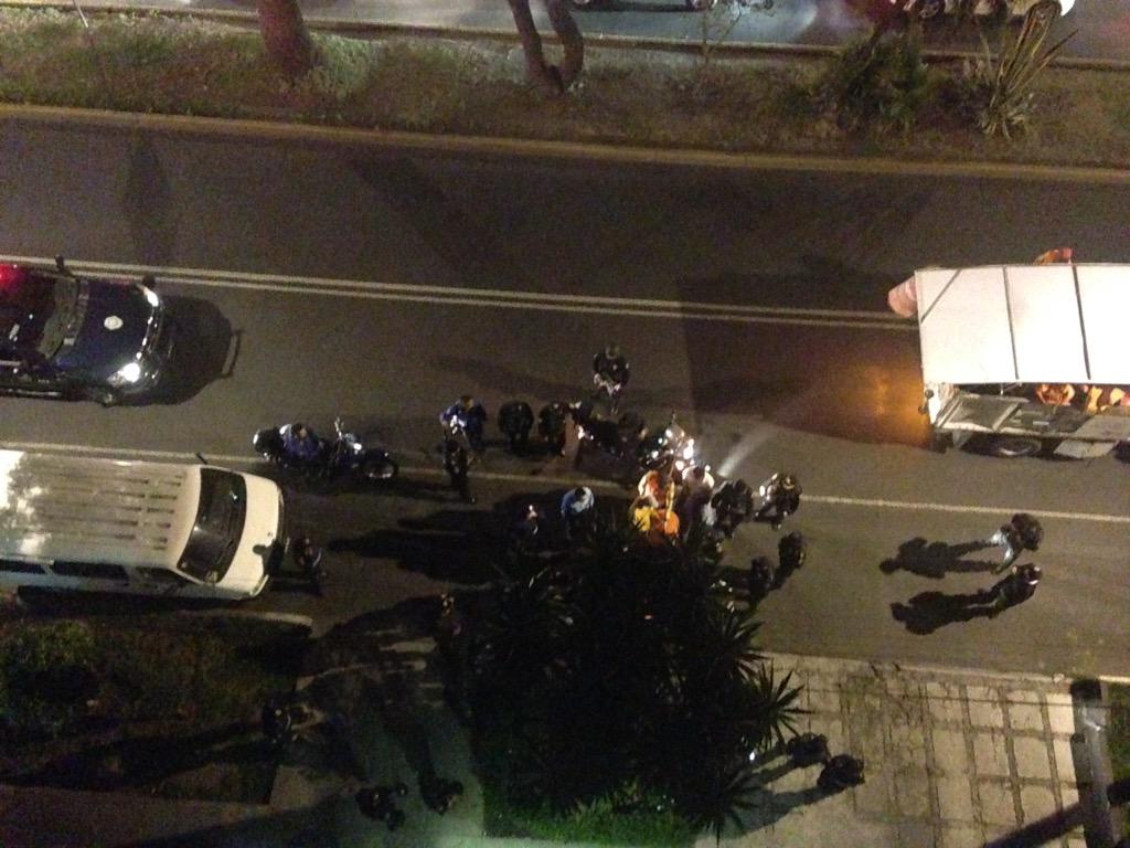 InfiniteEyes's tweet photo. @ManceraMiguelMX usted y sus "operativos" estorban mi entrada.... http://t.co/a3GbbEB4iJ