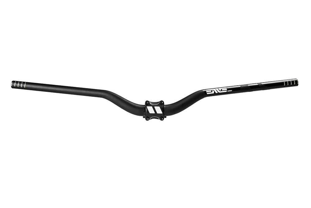 DirtRag's tweet photo. New gear at #seaotterclassic: @envecomposites gets high with HDH riser bar — 46mm of rise, 810mm wide. http://t.co/SvWTczkiTA