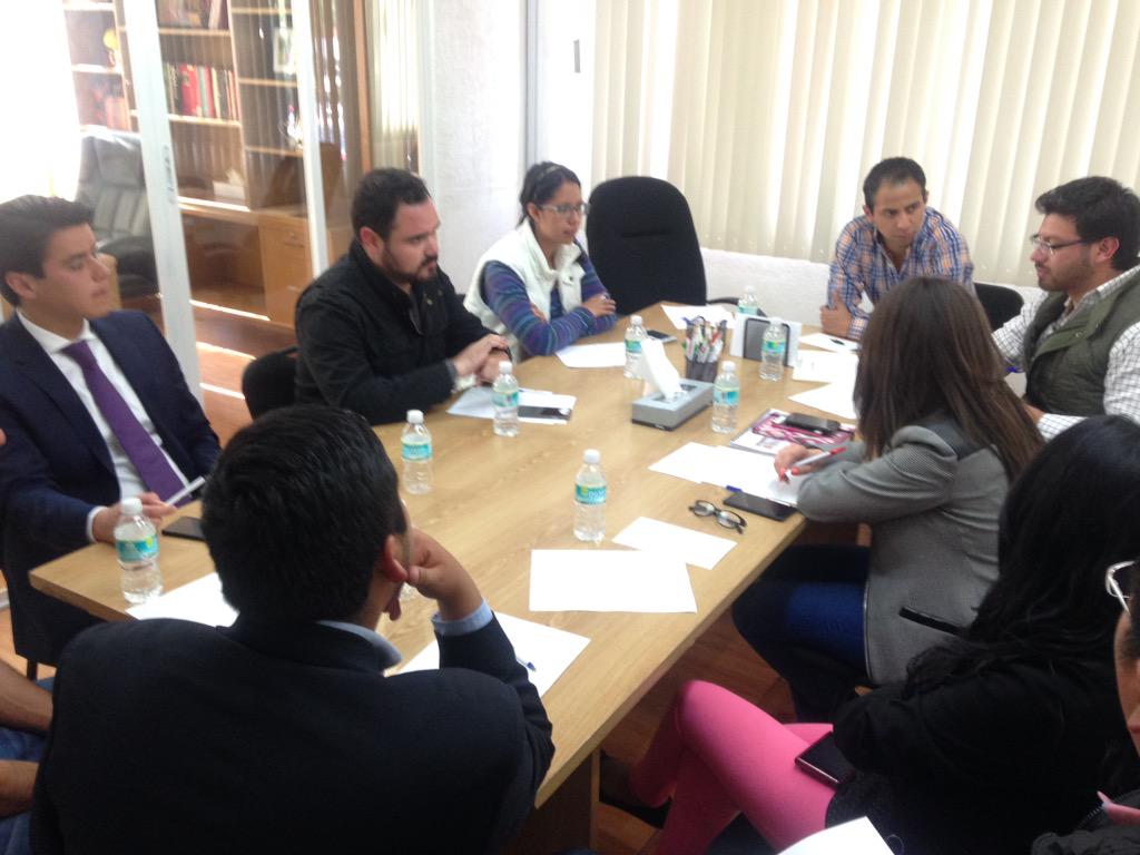 rjxm_edomex's tweet photo. Les compartimos imágenes de la reunión del día de hoy con nuestros amigos del @CTUEdomex  #VamosConTodo #YaEsHora http://t.co/XOkjl4F5JH