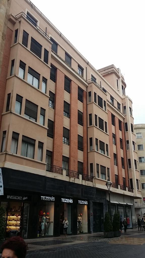 ro_almonacid's tweet photo. Bloque viviendas c/Santiago 26 c/v Doctrinos. Arqto: Ramón Pérez Lozana (1935-36).
#Valladolid
#arquipaseoETSAV http://t.co/1eDAVTrk5H