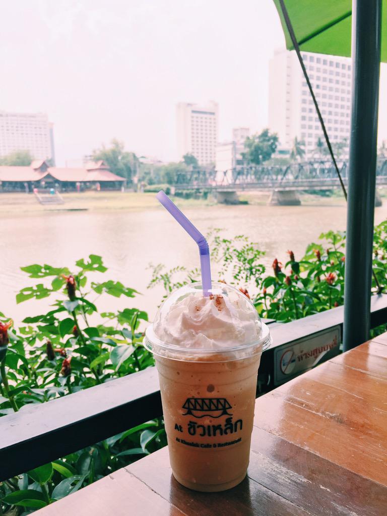AoyIngg's tweet photo. #ขัวเหล็ก #fruityo อร่อยดีคลายร้อน #reviewchiangmai http://t.co/6CccIus30X