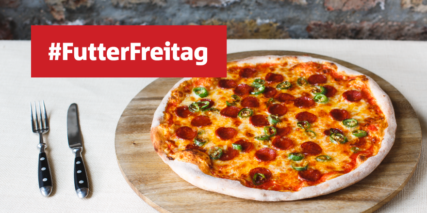 Lieferheld's tweet photo. Vorhang auf für einen neuen #FutterFreitag. Folgen &amp; RT für einen 25€ Gutschein! http://t.co/rnfAXAaGqZ