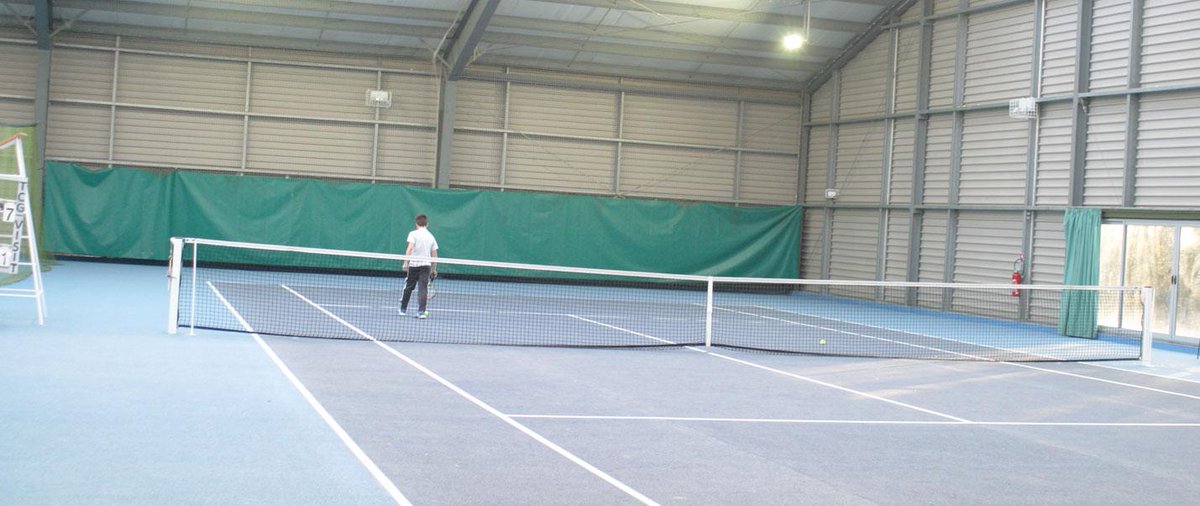 Démarche intelligente : 2 courts de tennis @SHerblain rénovés en éclairage #LED. Photos : tinyurl.com/pukhdfm