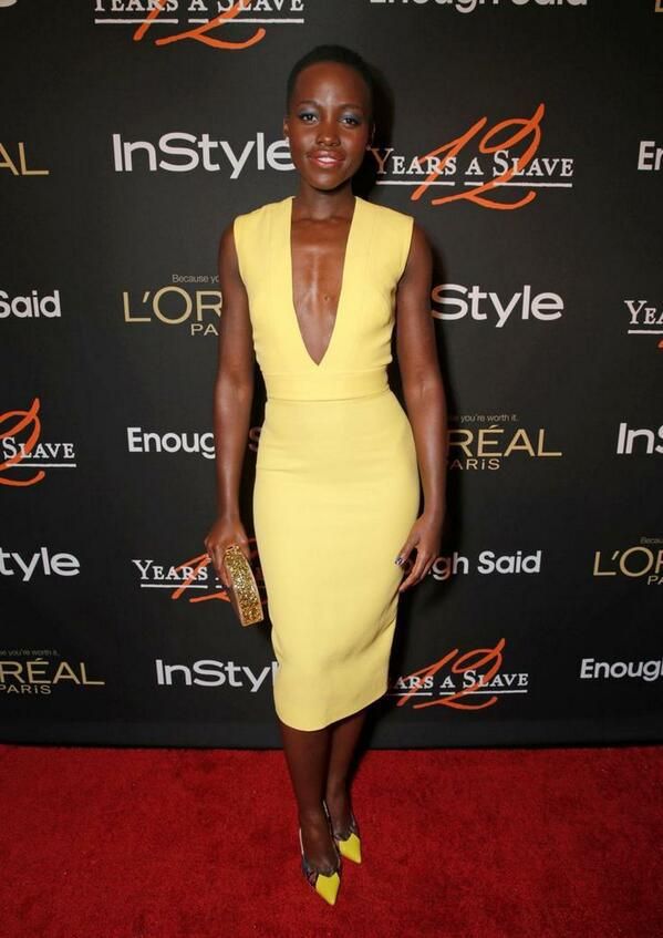 Happy Birthday Victoria Beckham. We give thanks for dresses that look this good (also helps when you\re Lupita) 