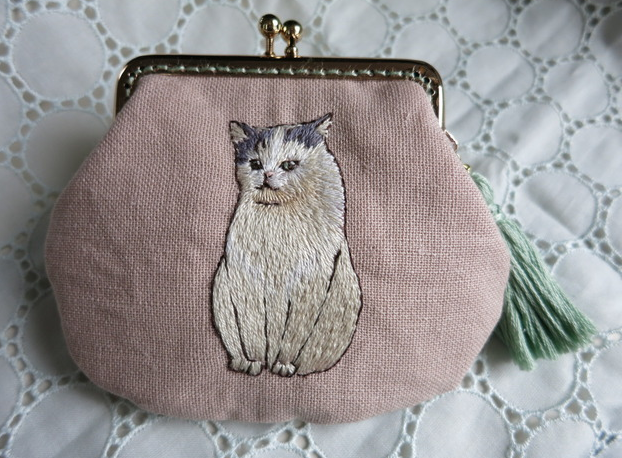 LindobuEn's tweet photo. Handmade Clutch. Find more purse frames here. http://t.co/THCWQLd6Ak #handmade #DIY #bag http://t.co/uCblRVKL4m