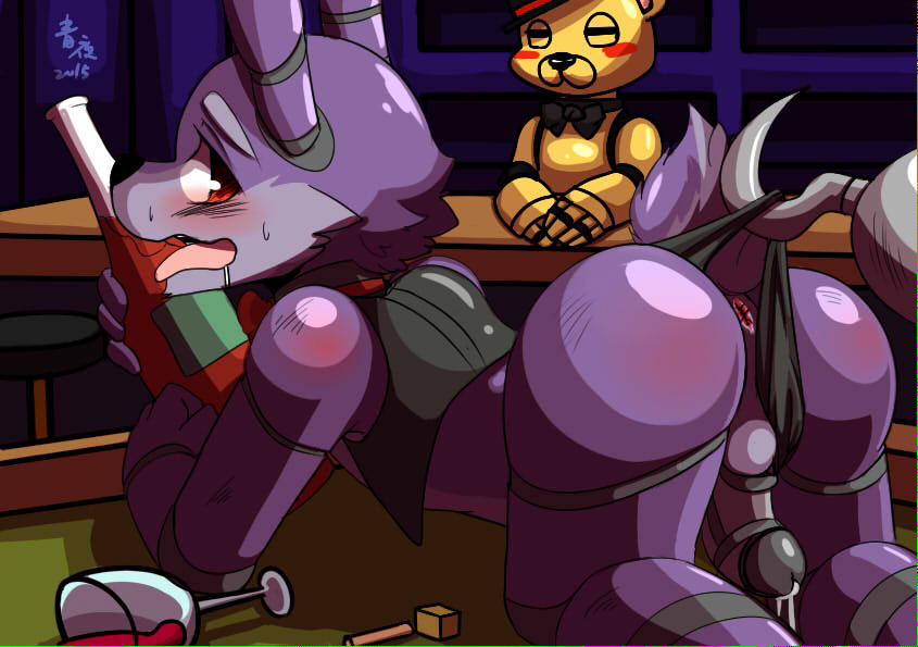 Bonnie is drunk as hell, wait this must be foxy's chance to ...