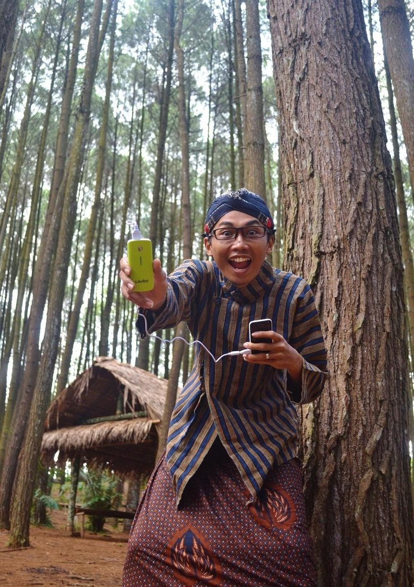 NurunAlmasyalih's tweet photo. Orang pelosok desa pun pake powerbank Lavios dan percaya terus sama Lazada.  @laviosworld @LazadaID  #LaviosLazada http://t.co/pVrxPDPO8y