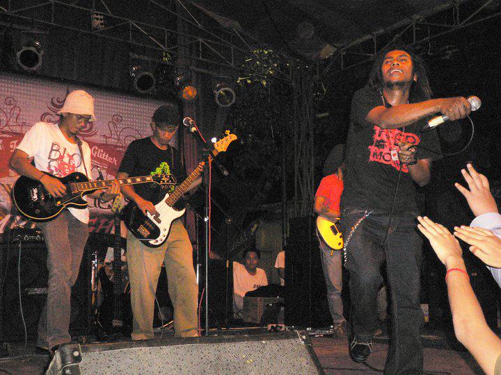 Uprisingreggae's tweet photo. RINDU TEBAL .@kikikavestyan @marc0ys @Ngayi_iyank @churutjimbawe @AbbayStuck http://t.co/uqt8KqibAk