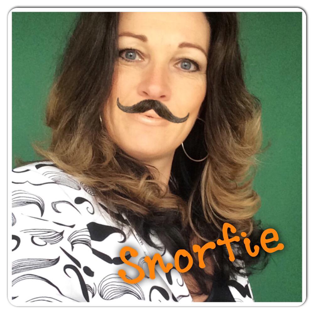 Open_en_Bloot's tweet photo. @WNLVandaag #limebite Onze #snorfie voor mannen met kanker, boek @Open_en_Bloot interessanter http://t.co/wNNPnaE2bq http://t.co/wfNMZeDS34