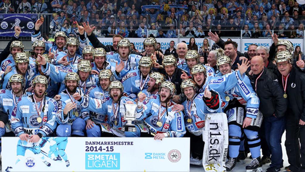 chansenlucky's tweet photo. skøn weekend,Fridag,forkælelse med kæresten,fødselsdagshygge,guldfest i godt selskab.#SEguldfestidag #masters2015 🍺🏆😄 http://t.co/AptHnvxiry