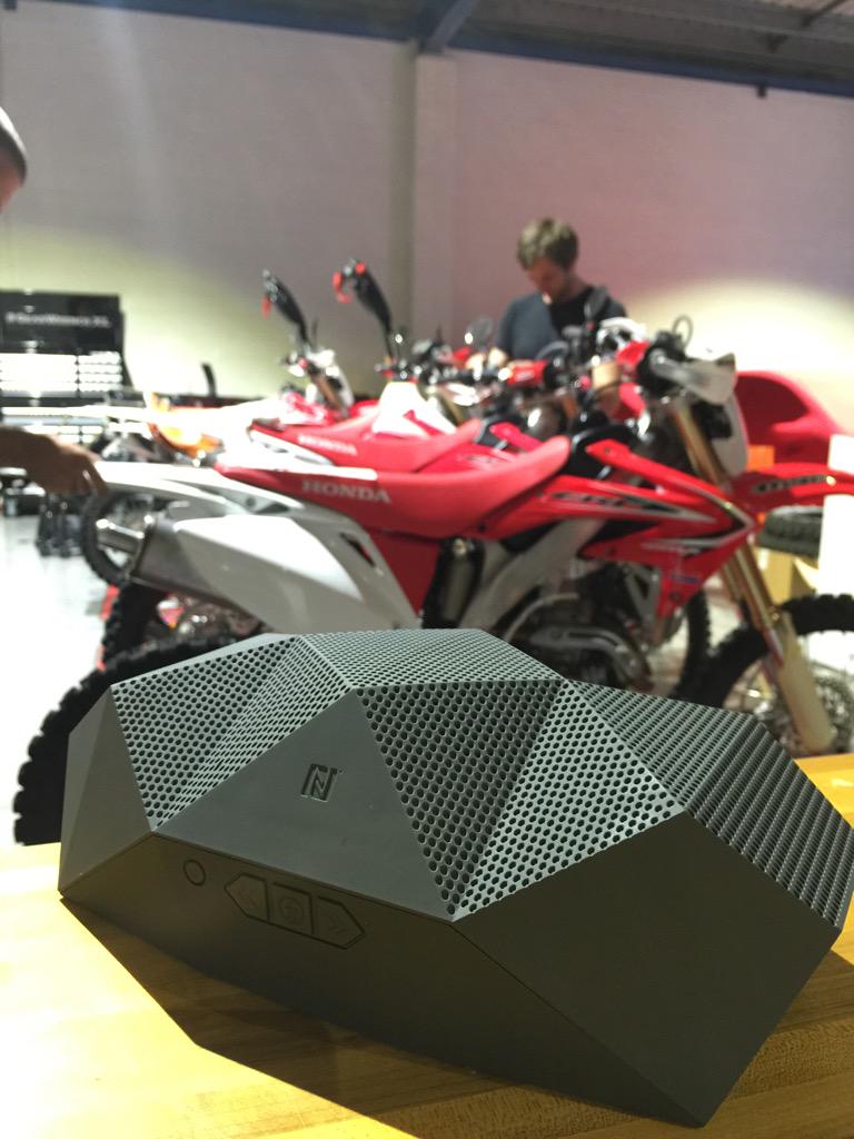 Official_CS27's tweet image. Got the tunes going while we work. Love using this little speaker! #outdoortech #bigpower #turtleshell